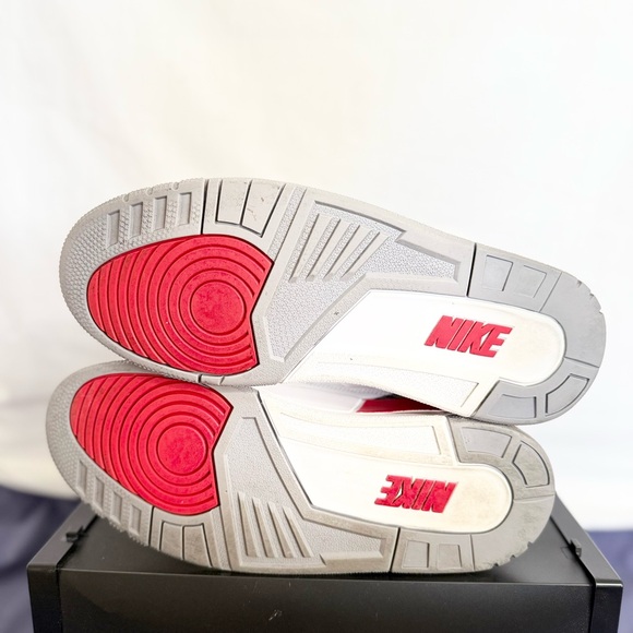 AUTHENTIC Jordan 3 Retro Fire Red size 10.5 DN3707-160 2022 PRE-OWNED - Picture 6 of 8